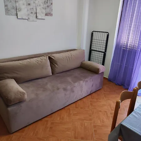 Ivo Apartment *