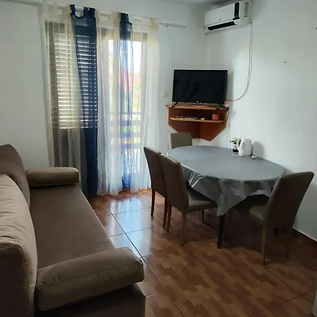 Apartment Ivo Njivice