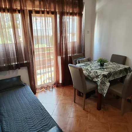 Apartament Ivo *