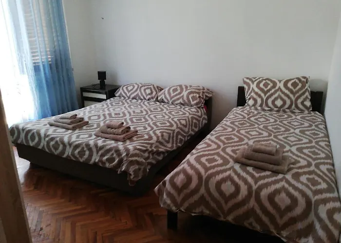 Ivo Apartman *