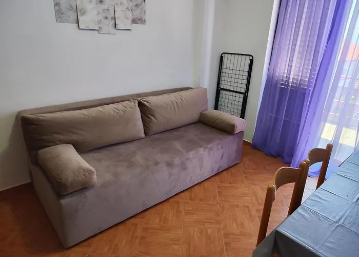 Ivo Apartman *