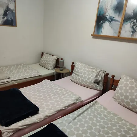 Ivo Apartman *